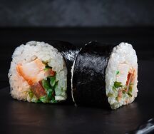 Хосомаки с копченной курицей