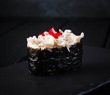 Гункан с крабом