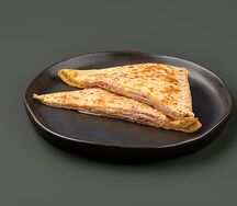 Блинчик гречневый с сыром, яйцом и беконом
