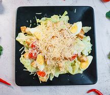 Салат цезарь с курицей