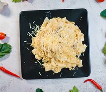 Фетучини с курицей и грибами