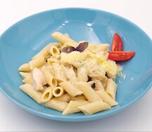Пенне с сыром моцарелла и курицей