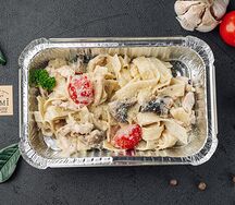 Паста с курицей и грибами
