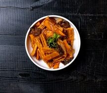 Теплый салат из спаржи