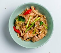 Вок лапша с курицей
