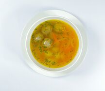 Бульон с фрикадельками