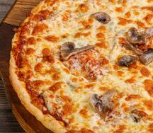 Пицца с курицей и грибами