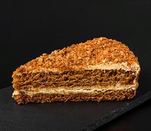 Пирожное Медовик