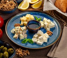 Ассорти европейских сыров