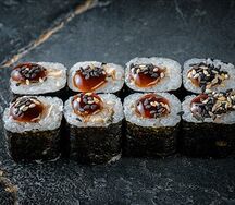 Ролл с угрем