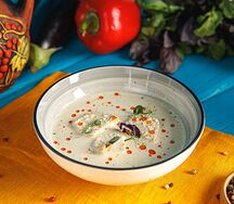 Сациви с красной рыбкой и креветками