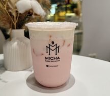 Молоко с клубникой и крем-чиз 