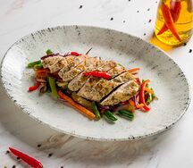 Куриная грудка, запечённая в ароматных травах