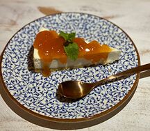 Домашний Чизкейк с пюре из маракуйи