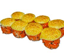 Запеченный ролл с лососем