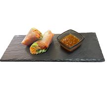 Спринг-ролл с лососем холодного копчения 