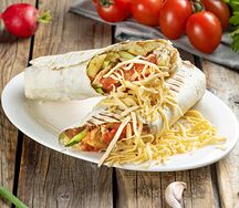Шаурма в лаваше с курицей и сыром