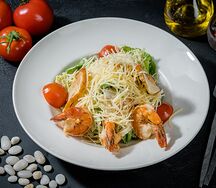 Салат Цезарь с креветками
