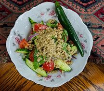 Грузинский салат с орехами и кахетинским маслом