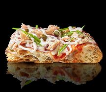 С тунцом и соусом тонато