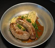 Колбаски с картофельным пюре 