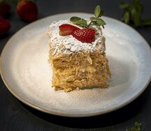 Наполеон с кокосовым кремом