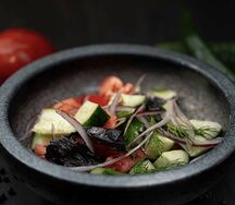 Овощной салат по-грузински со специями