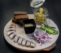 Сельдь с отварным картофелем