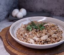 Гречка с луком и шампиньонами