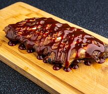 Свиные ребра в соусе барбекю на гриле