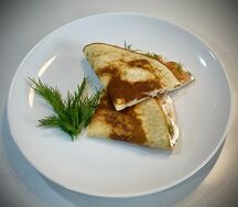 Овсяноблин с красной рыбой и творожным сыром