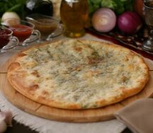 Хачапури со шпинатом и сыром