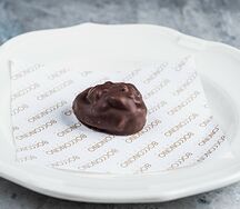 Конфета с черносливом