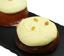 Синнабон с яблоком