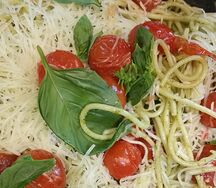 Спагетти с Песто и запеченными черри