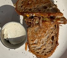 Сэндвич из рваной говядины