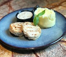 Куриные котлеты с картофельным пюре