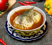 Манты с бульоном