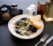 Мидии в сырном соусе блю чиз