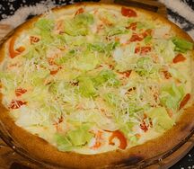 Пицца Цезарь с креветками