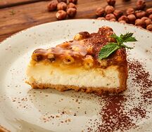 Карамельный чизкейк с лесными орехами