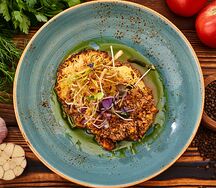 Картофельные драники с рагу из телятины