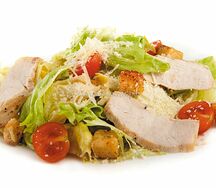 Салат Цезарь с курицей