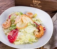 Салат Цезарь с креветками