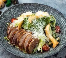 Цезарь с уткой по-пекински