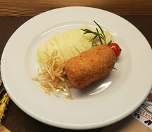 Котлета по-киевски с картофельным пюре