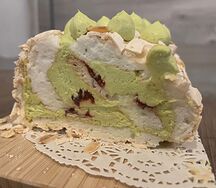 Меренговый рулет фисташка