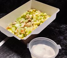 Салат с яблоком и сельдереем