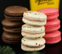 Макарун соленая карамель