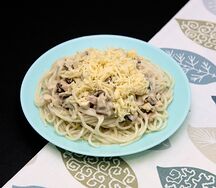 Паста с курицей и грибами